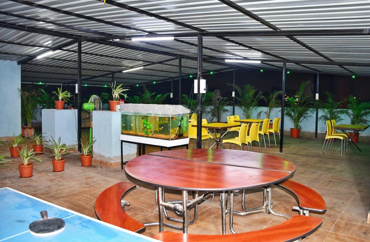 Megh Residency Navi Mumbai Hotel Bagian luar foto