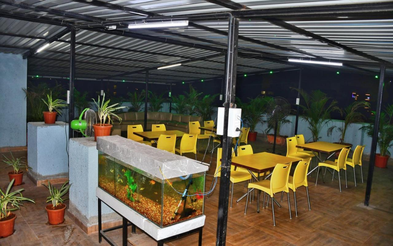 Megh Residency Navi Mumbai Hotel Bagian luar foto