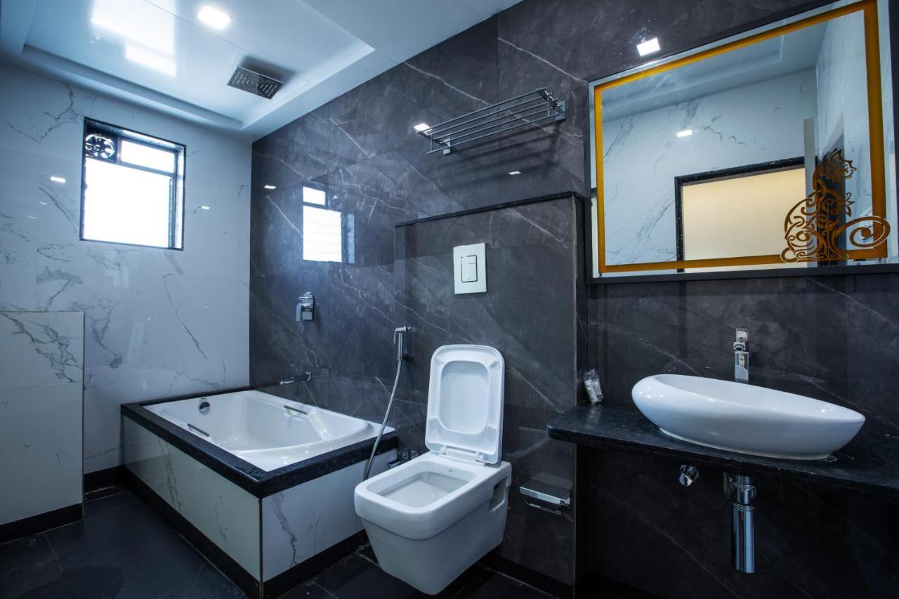 Megh Residency Navi Mumbai Hotel Bagian luar foto