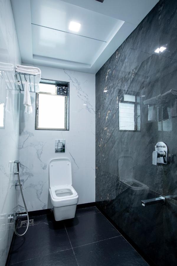 Megh Residency Navi Mumbai Hotel Bagian luar foto