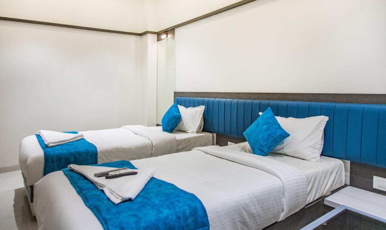 Megh Residency Navi Mumbai Hotel Bagian luar foto