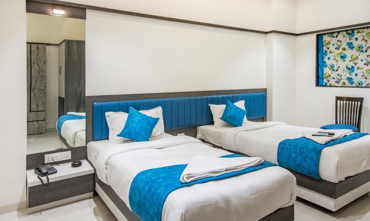 Megh Residency Navi Mumbai Hotel Bagian luar foto