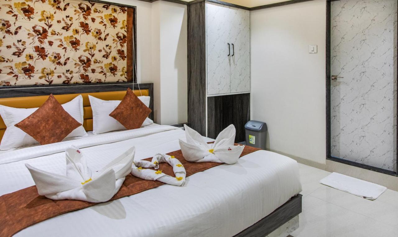 Megh Residency Navi Mumbai Hotel Bagian luar foto