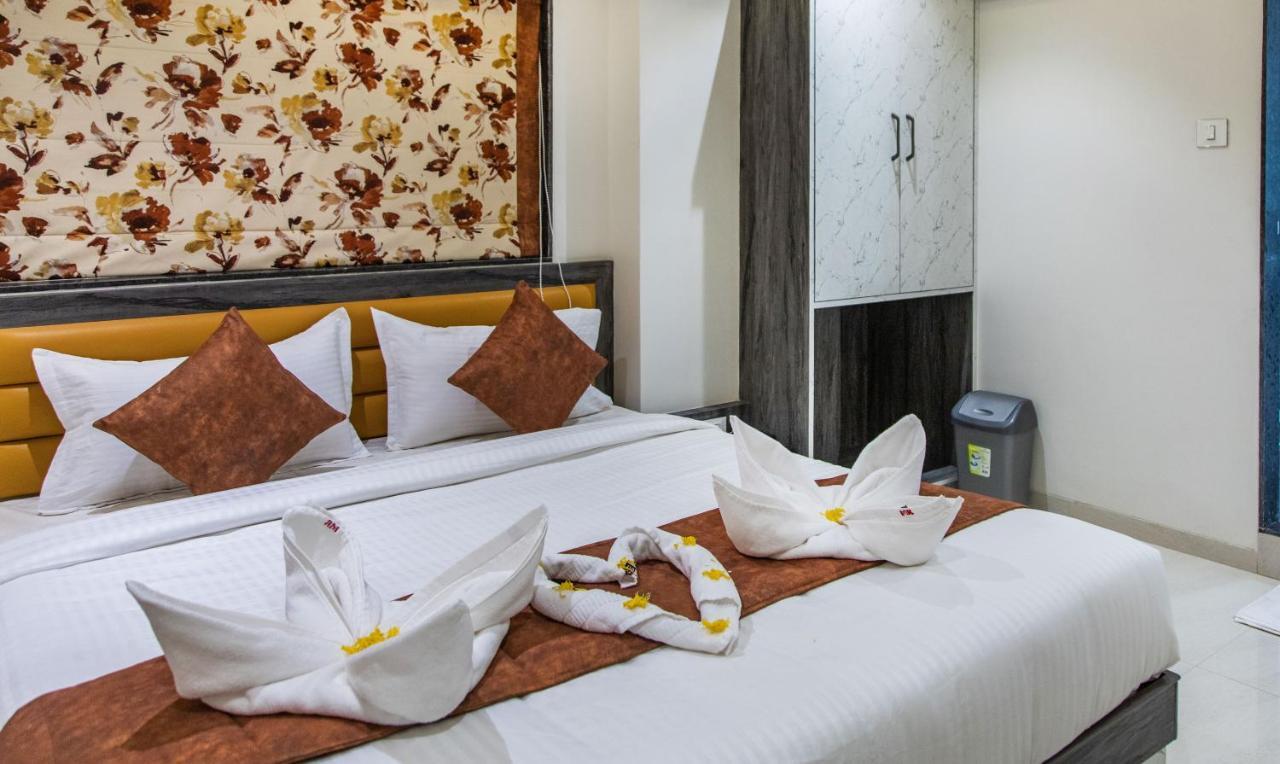 Megh Residency Navi Mumbai Hotel Bagian luar foto
