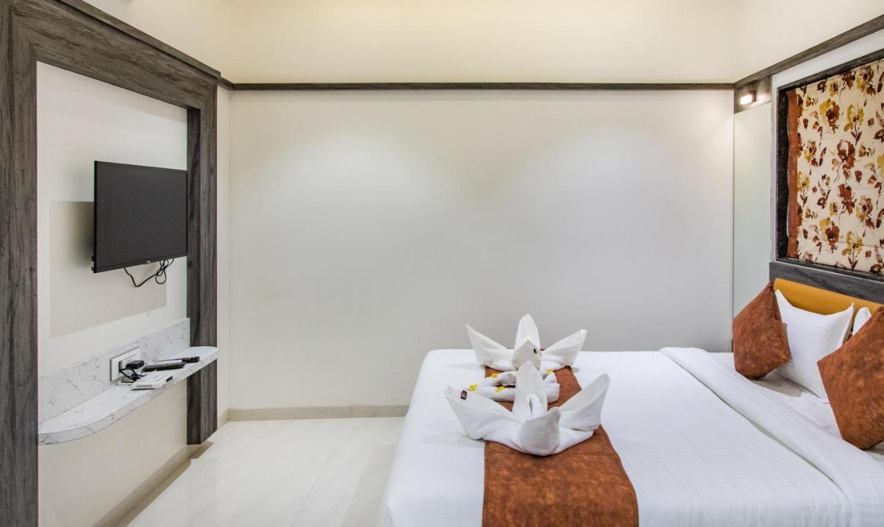 Megh Residency Navi Mumbai Hotel Bagian luar foto