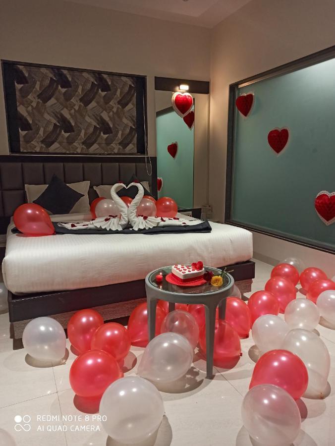 Megh Residency Navi Mumbai Hotel Bagian luar foto