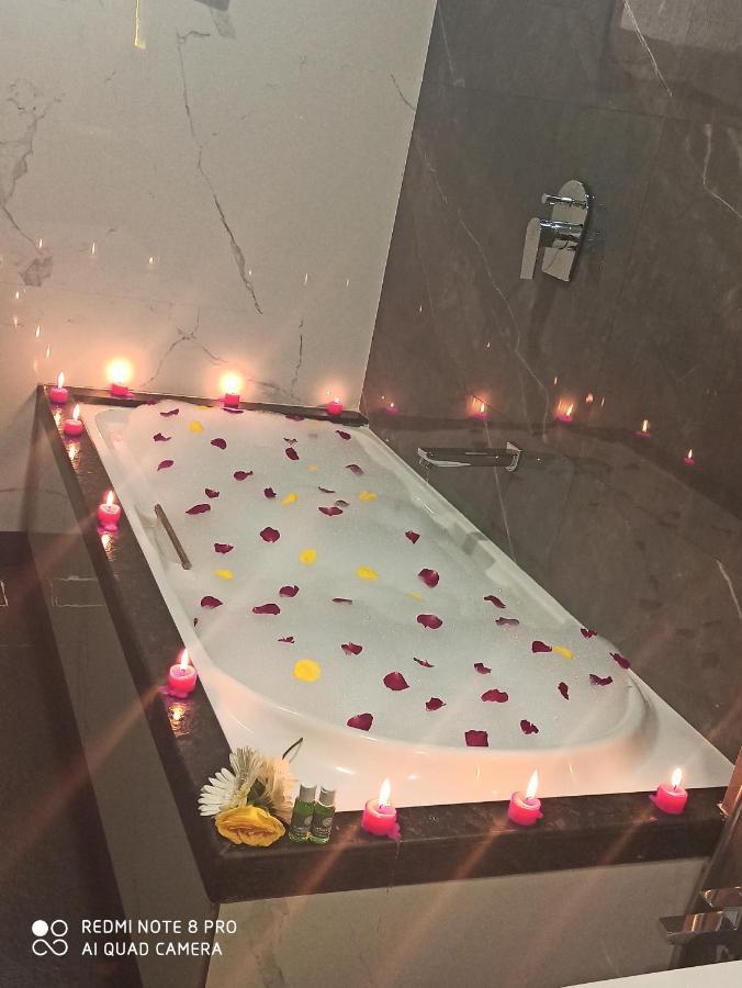 Megh Residency Navi Mumbai Hotel Bagian luar foto